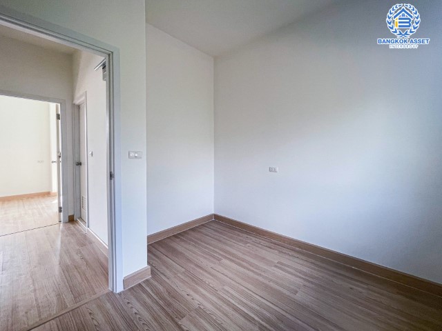 *****ทาวน์เฮ้าส์มือสองกรุงเทพฯ ม.กัสโต้ พหลโยธิน-สายไหม #หลังมุม บ้านตกแต่งใหม่ พร้อมเข้าอยู่ เนื้อที่มากถึง 25.6 ตร.ว. ฟังก์ชัน 3 ห้องนอน 2 ห้องน้ำ 2 ที่จอดรถ บนทำเลเดินทางสะดวก เชื่อมต่อหลายเส้นทาง ใกล้รถไฟฟ้าสายสีเขียว "สถานีโรงพยาบาลภูมิพลอดุลยเดช"